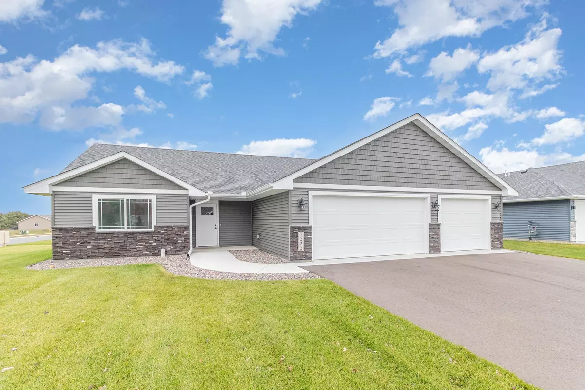North Branch, MN 55056,7222 Hawthorne CT