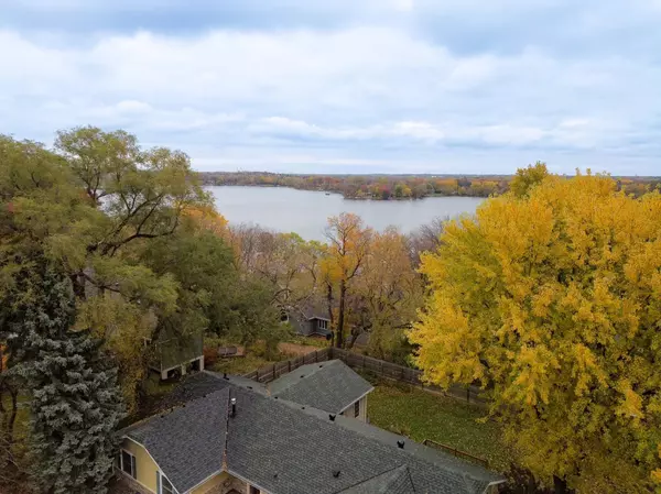 Little Canada, MN 55117,2452 Sunrise DR