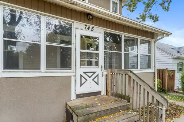 Saint Paul, MN 55107,745 Oakdale AVE