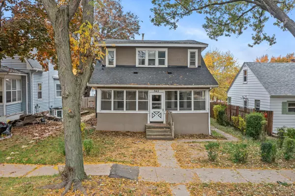 Saint Paul, MN 55107,745 Oakdale AVE