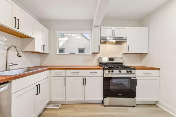 Columbia Heights, MN 55421,954 43rd AVE NE