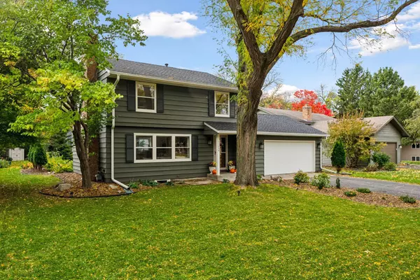 11259 Windrow DR, Eden Prairie, MN 55344