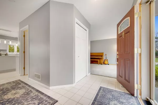 Vadnais Heights, MN 55127,3608 Oak Creek TER