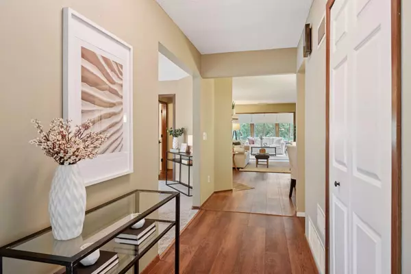 Eden Prairie, MN 55347,7942 Timber Lake DR