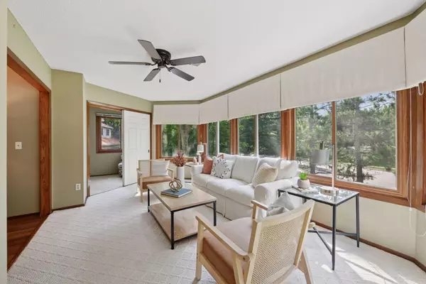 Eden Prairie, MN 55347,7942 Timber Lake DR