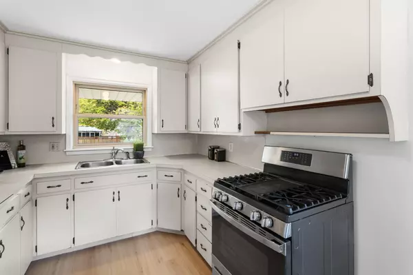 Saint Paul, MN 55104,770 Syndicate ST N