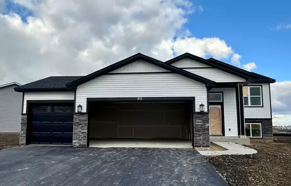 818 Erickson LN, Buffalo, MN 55313