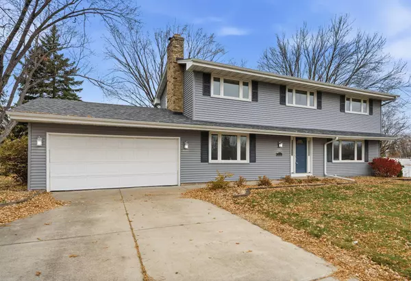 Burnsville, MN 55337,11121 Carver CT