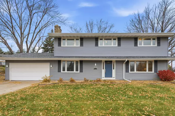 Burnsville, MN 55337,11121 Carver CT