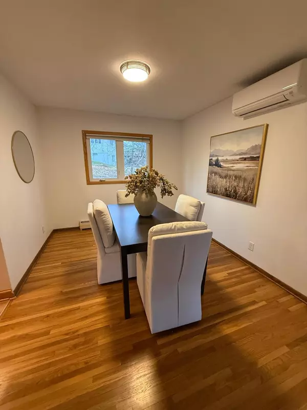 Burnsville, MN 55337,11121 Carver CT