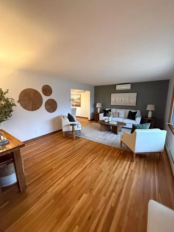 Burnsville, MN 55337,11121 Carver CT