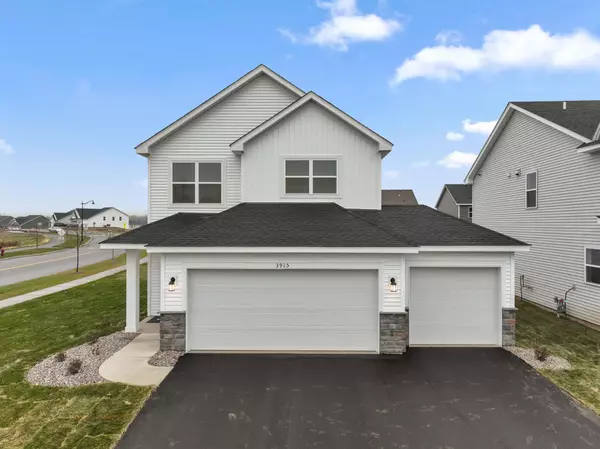 3915 Helena AVE N, Oakdale, MN 55128