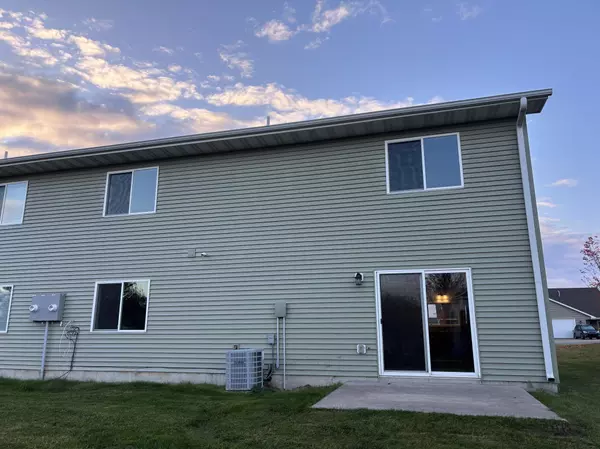 Roberts, WI 54023,421 E Cheyenne ST