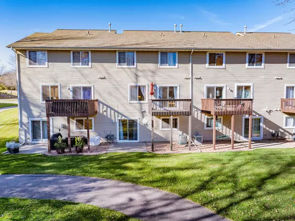 Chaska, MN 55318,349 Pleasant LN