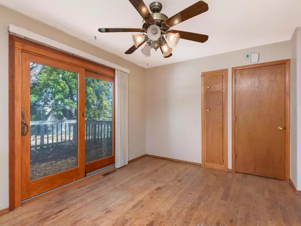 Eagan, MN 55122,4343 Onyx DR