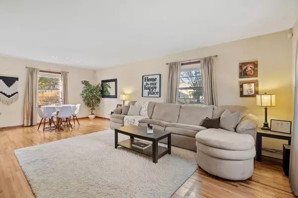 Cottage Grove, MN 55016,8948 Hallmark AVE S