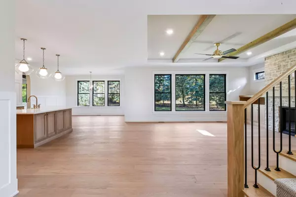 Edina, MN 55436,6012 Kaymar DR