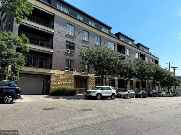 Minneapolis, MN 55414,521 2nd ST SE ##410