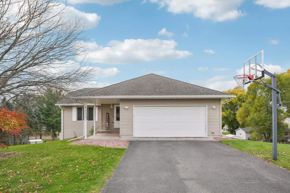 Prescott, WI 54021,665 Flora SQ