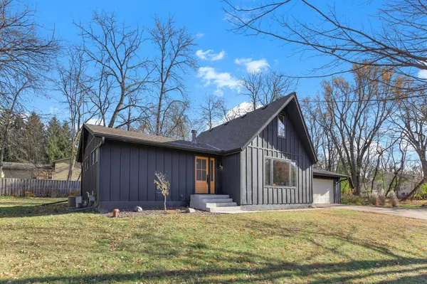 5735 Eureka RD, Excelsior, MN 55331