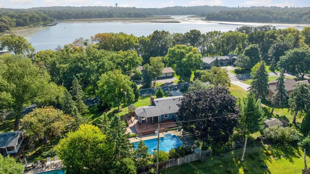 6330 Cypress DR, Chanhassen, MN 55331