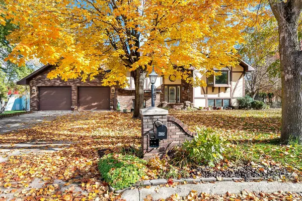 2005 15th ST NW, Faribault, MN 55021