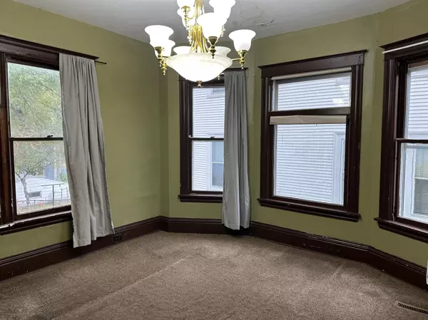 Minneapolis, MN 55411,2422 Lyndale AVE N