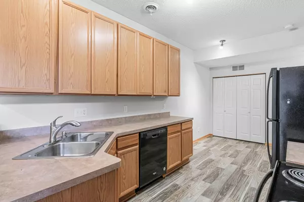 Lakeville, MN 55024,5377 172nd ST W #2002