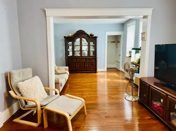 Saint Paul, MN 55103,371 Sherburne AVE