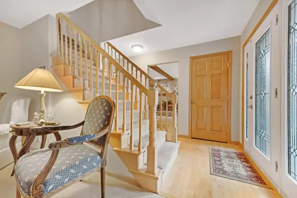 Minnetonka, MN 55305,13204 Sheffield Curve