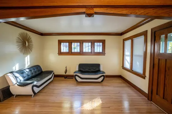 Minneapolis, MN 55406,3713 34th AVE S