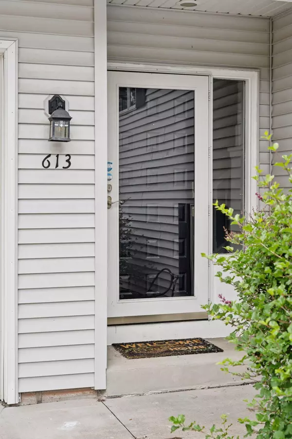 Roseville, MN 55113,613 S Owasso BLVD W