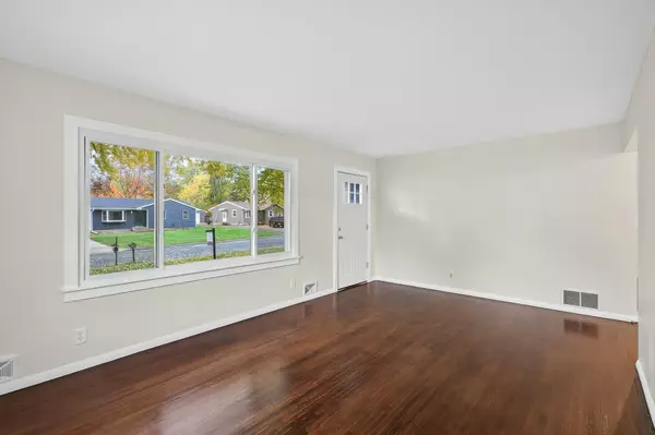 Woodbury, MN 55125,165 Sherrie LN