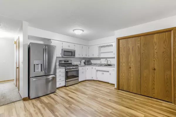 Paynesville, MN 56362,381 Spruce ST