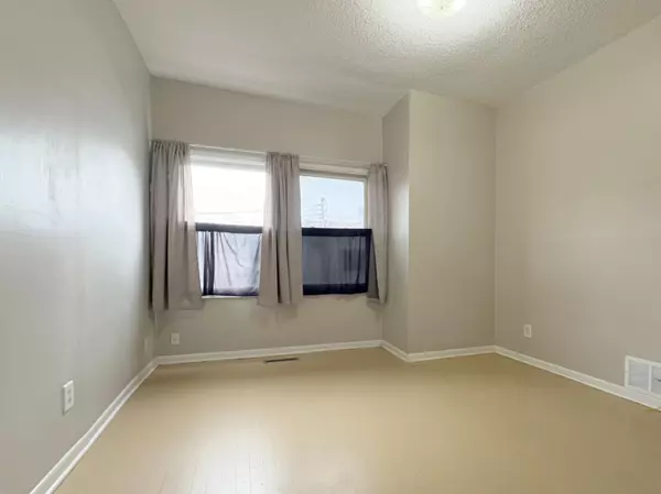 Saint Paul, MN 55103,469 Como AVE