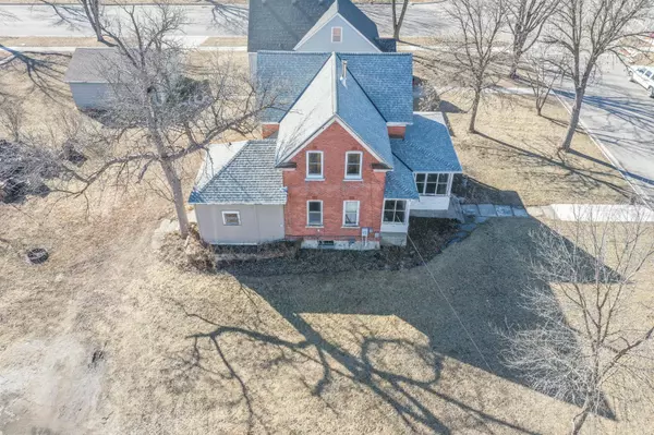 Olivia, MN 56277,705 E Depue AVE