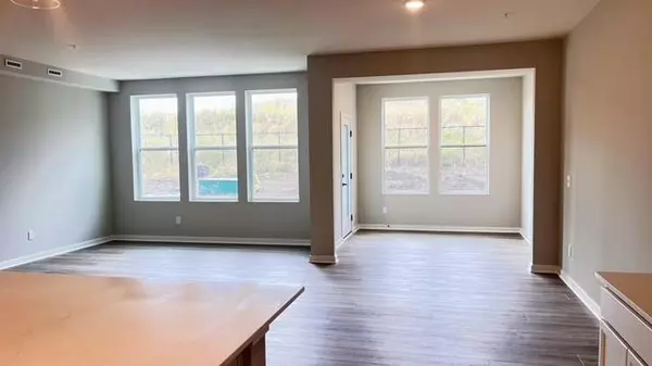 Rosemount, MN 55068,14995 Avondale VW