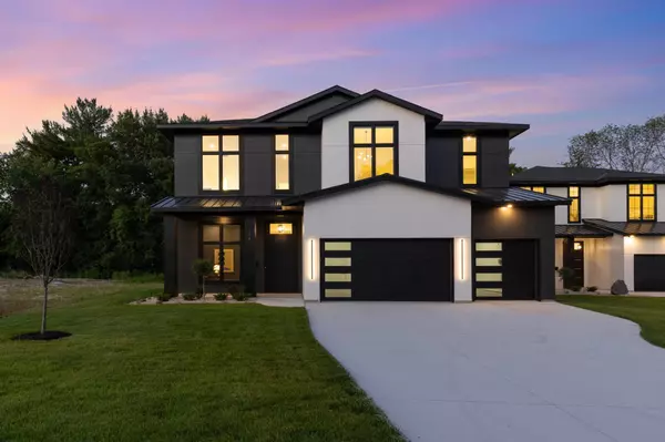 504 N Maple ST, Chaska, MN 55318