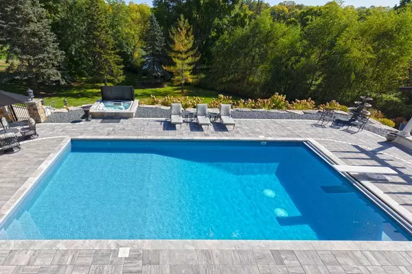 Medina, MN 55391,1560 Hunter DR