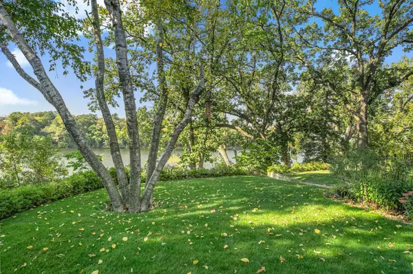 Saint Cloud, MN 56304,707 Riverside DR SE