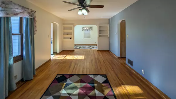 Albert Lea, MN 56007,301 Giles PL