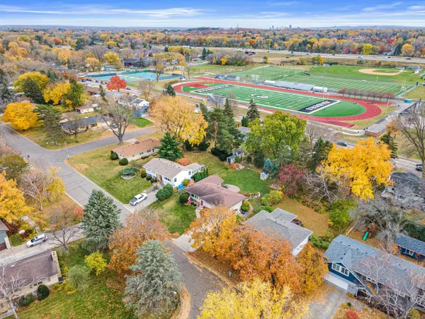 Roseville, MN 55113,1190 Sextant AVE W