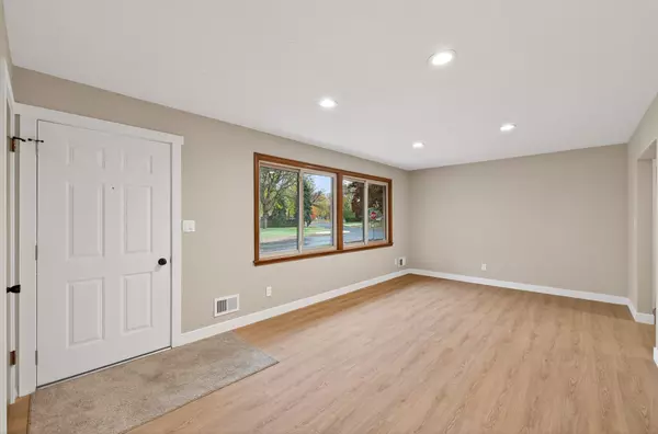 Hastings, MN 55033,416 19th ST W