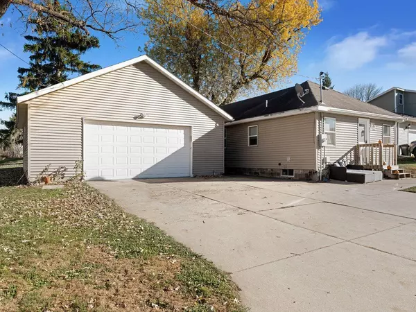 Waterville, MN 56096,313 Mill ST S
