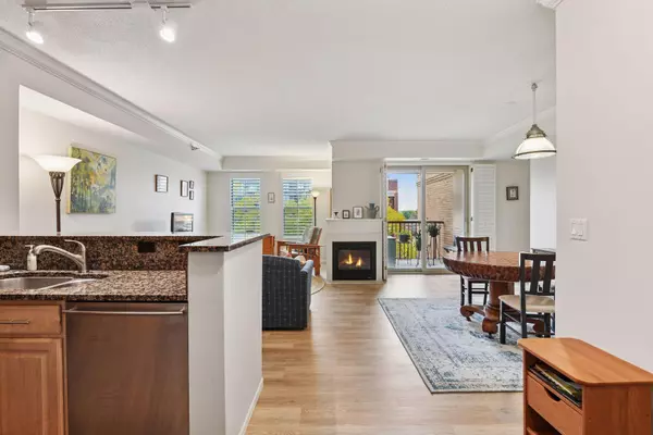 Minneapolis, MN 55401,675 N 1st ST #402