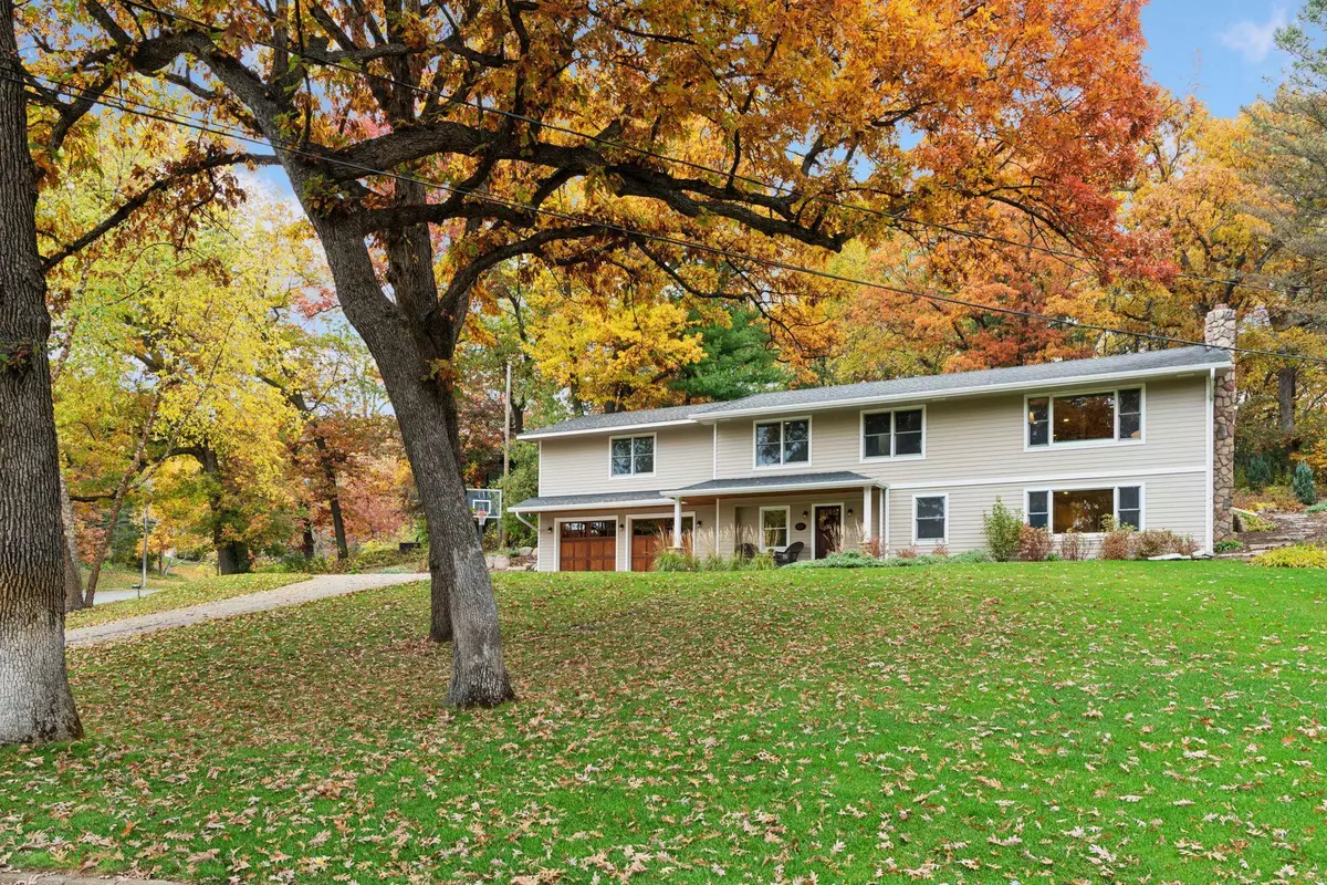 Bloomington, MN 55438,8235 Oakmere RD