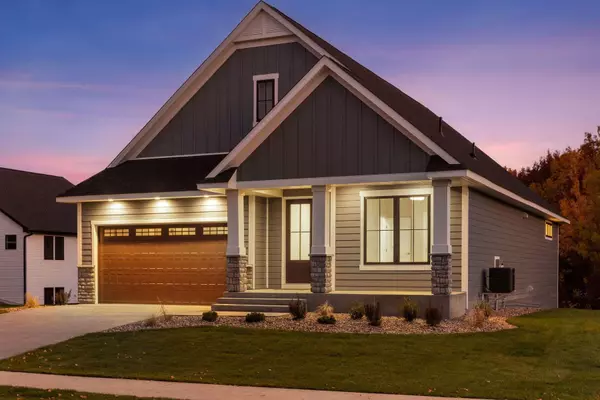 1907 Brookeview CT, Carver, MN 55315