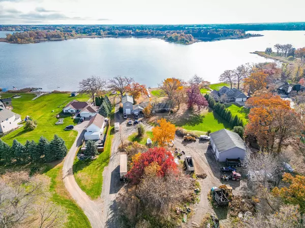 9225 Lake BLVD, Chisago City, MN 55013