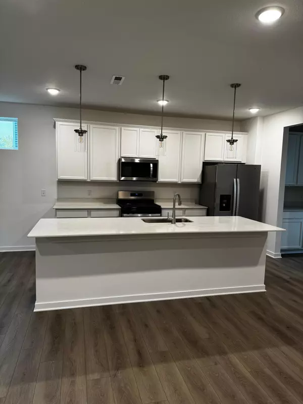 Rogers, MN 55374,12715 Farnham LN