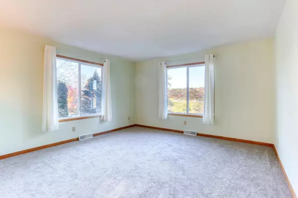 River Falls, WI 54022,1580 E Division ST